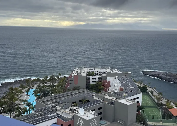 Family-friendly Oasis In With Panoramic Terrace & Private Parking In Tenerife Lägenhet *
