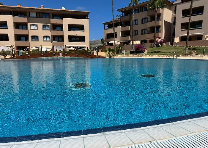 Family-friendly Oasis In With Panoramic Terrace & Private Parking In Tenerife Apartamento Playa Paraíso