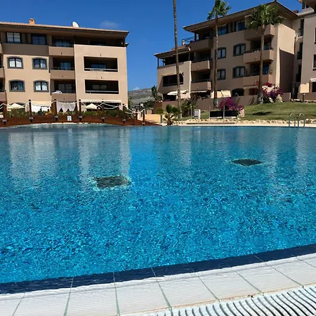 Family-friendly Oasis In With Panoramic Terrace & Private Parking In Tenerife Appartamento Playa Paraiso (Tenerife)