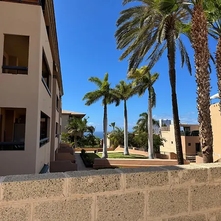 Family-friendly Oasis In With Panoramic Terrace & Private Parking In Tenerife Διαμέρισμα Playa Paraiso (Tenerife)