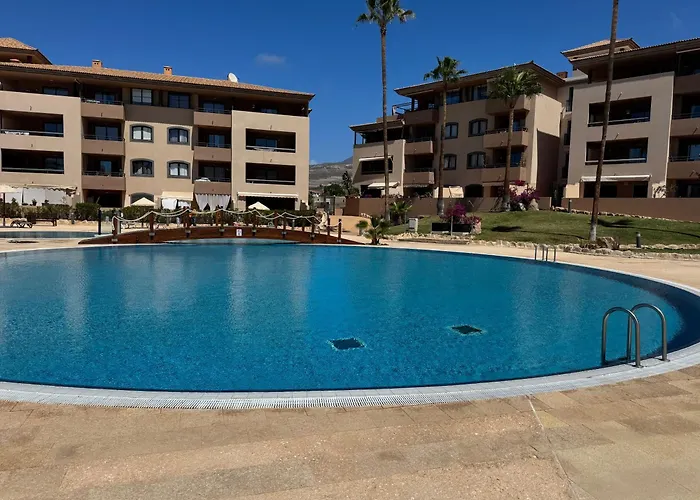 Family-friendly Oasis In With Panoramic Terrace & Private Parking In Tenerife شقة