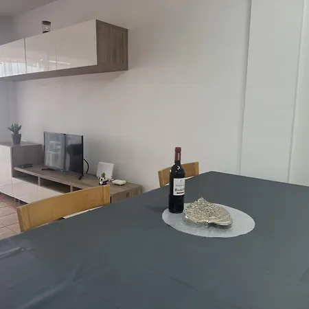 Family-friendly Oasis In With Panoramic Terrace & Private Parking In Tenerife Daire Playa Paraiso (Tenerife)